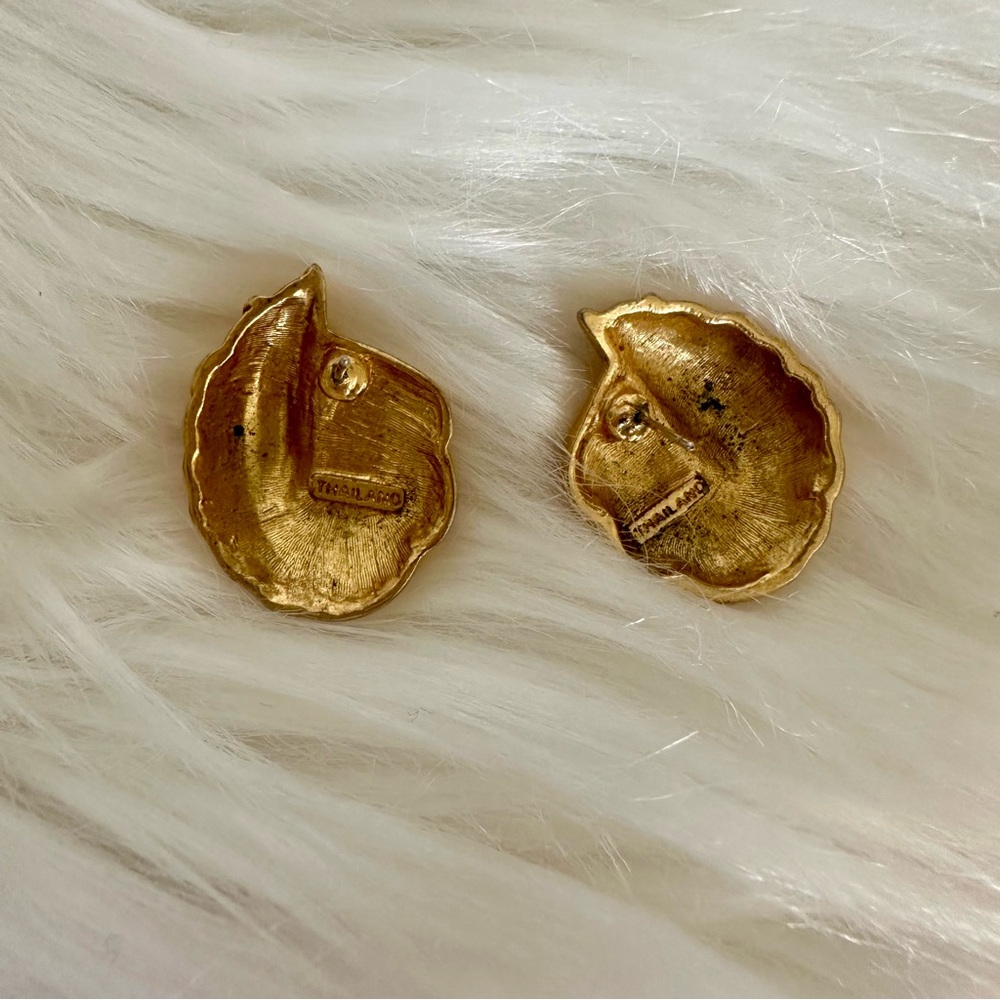 1.25” Vintage THAILAND Chunky Gold Tone Industrial Spiral Pierced Earrings - Picture 3 of 6